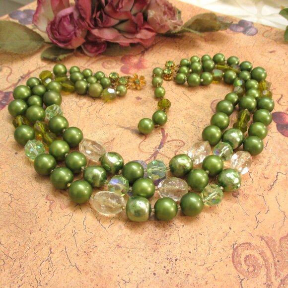 DE MARIO Three Strand Satin Green Aurora Borealis Rock Crystal Bead Necklace - Picture 8 of 14
